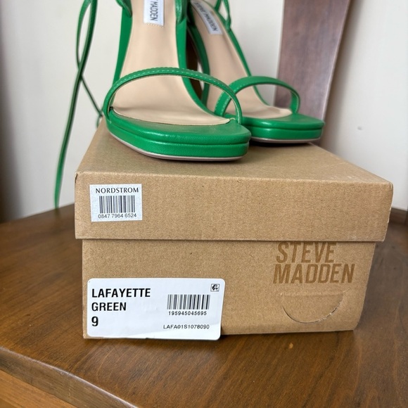 Steve Madden Vibrant Green Strappy Heels size 9 - Picture 3 of 7